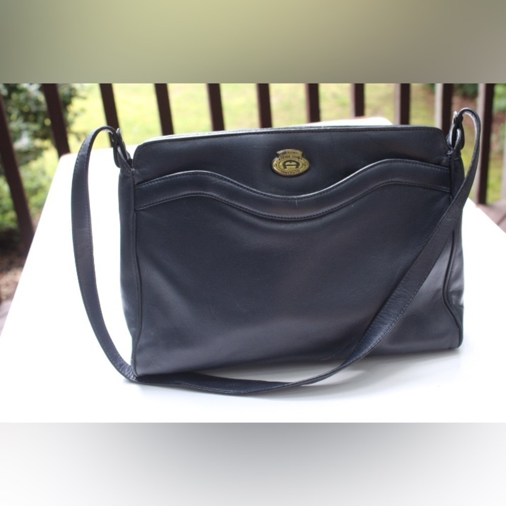 Vintage Etienne Aigner cross body bag